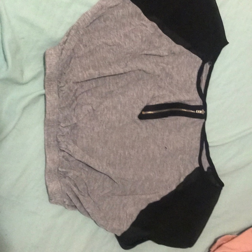 Rue 21 grey crop top